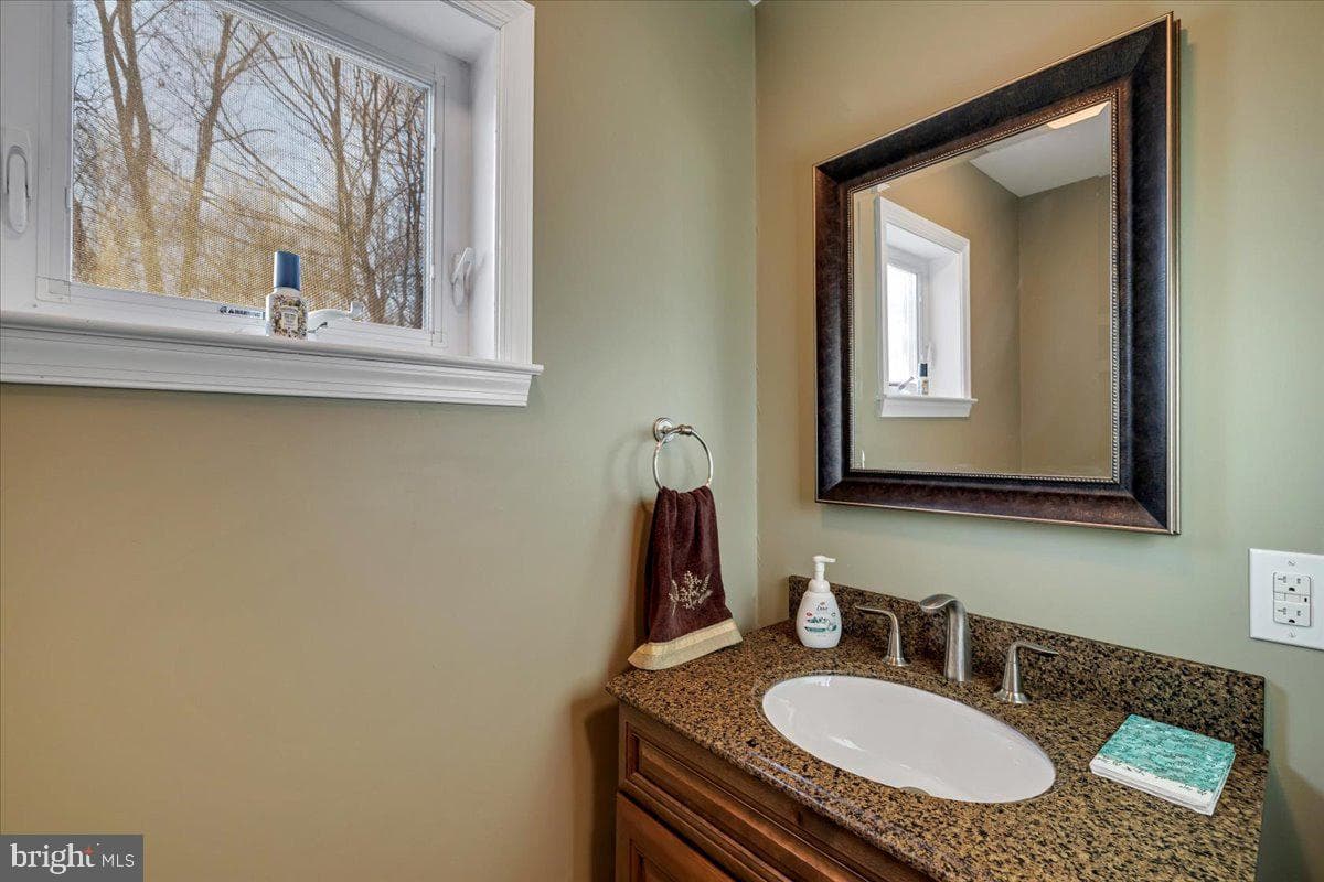 91 Spring Hill Road photo 21