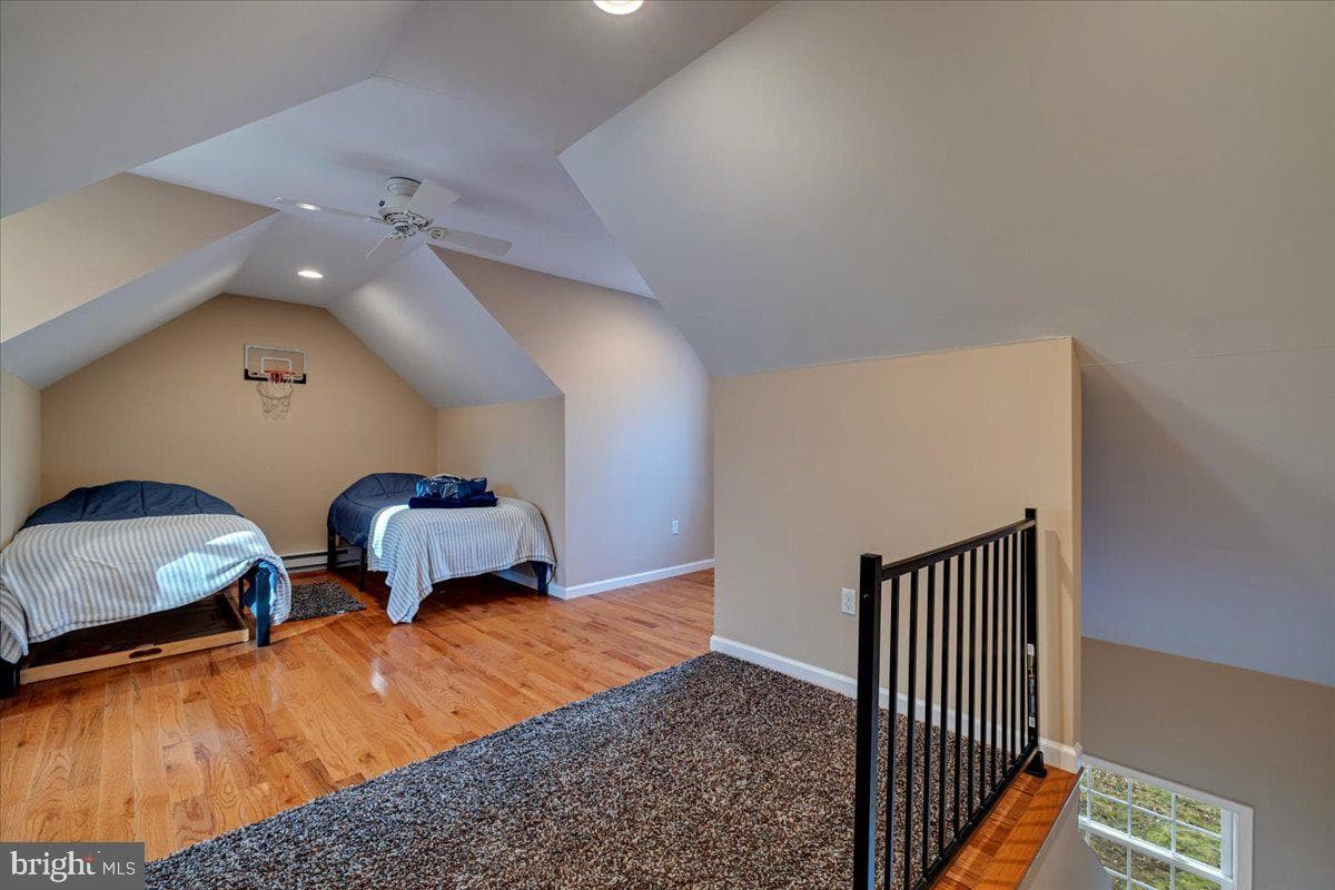 91 Spring Hill Road photo 32