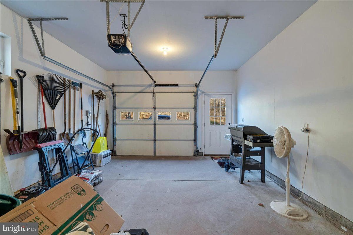 91 Spring Hill Road photo 34
