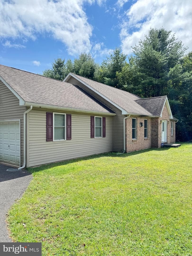 66 Hummingbird Drive photo 2