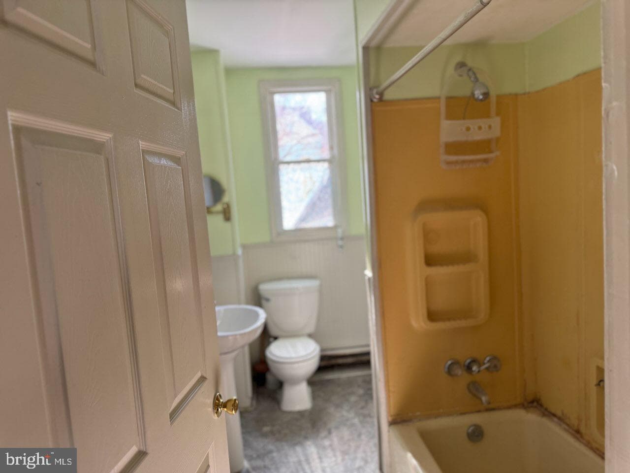 95 Center Avenue photo 8