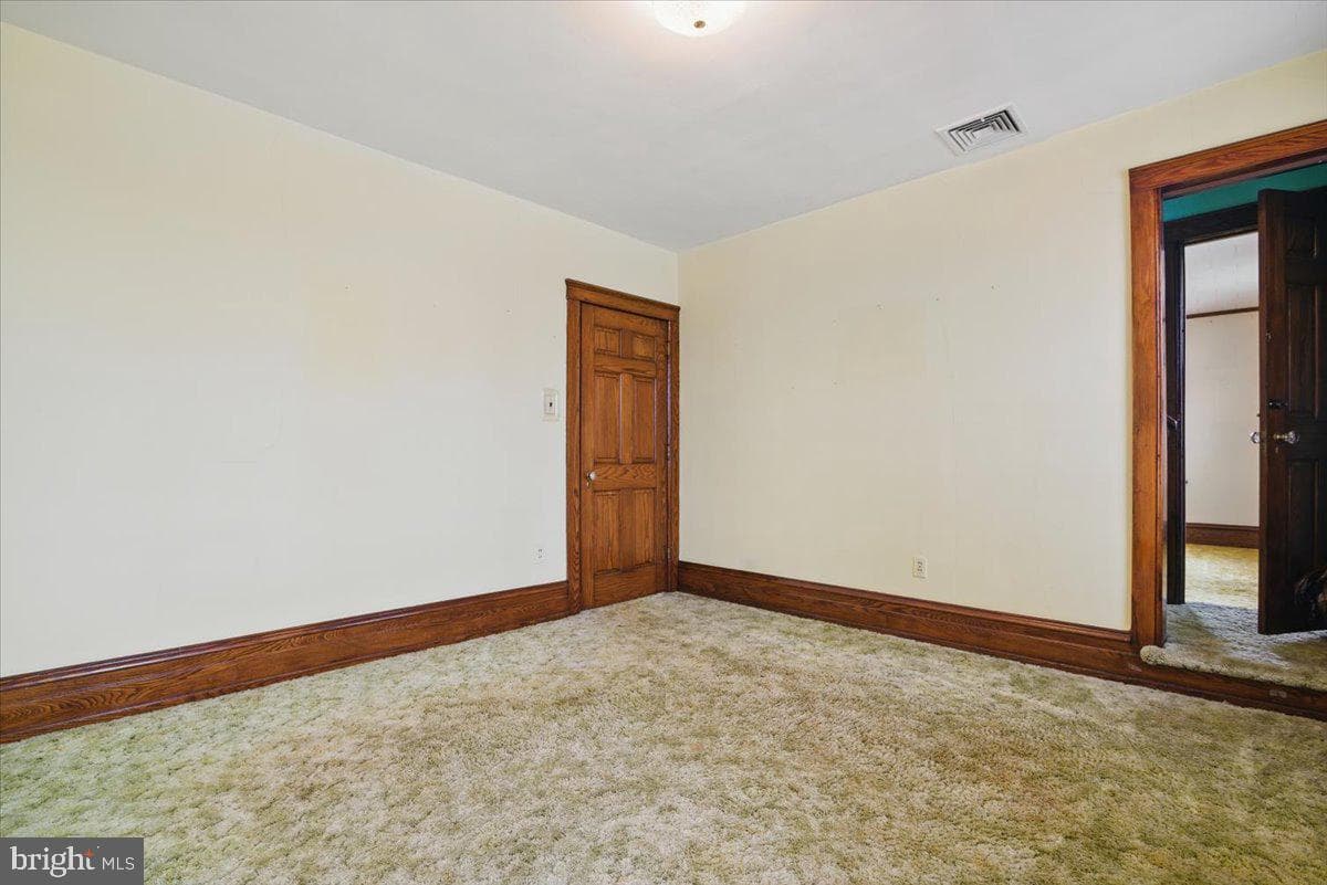 639 Iron Street photo 21