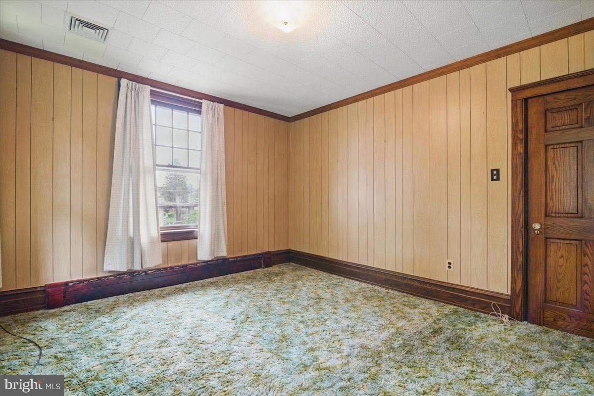 639 Iron Street photo 26