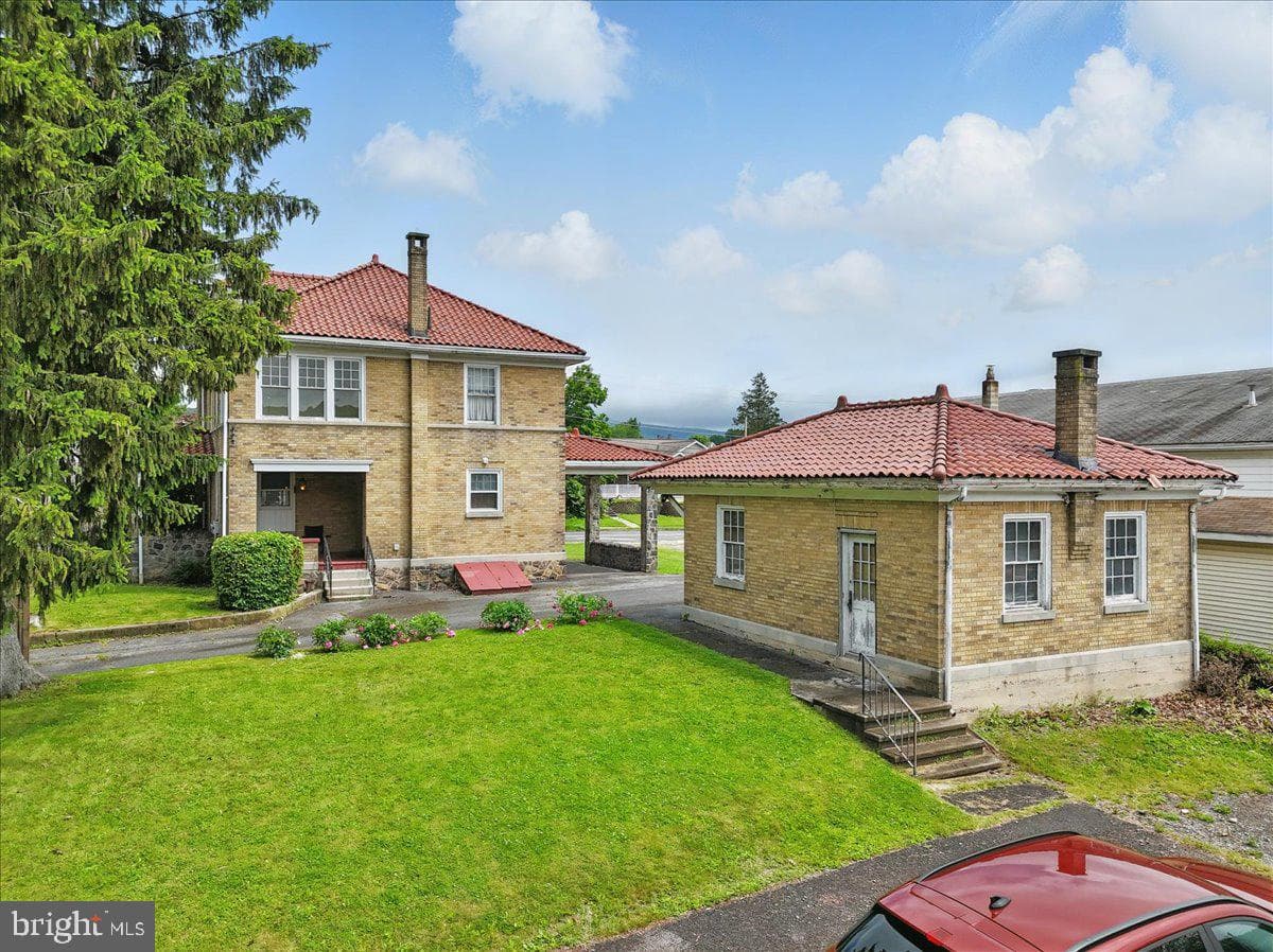 639 Iron Street photo 39