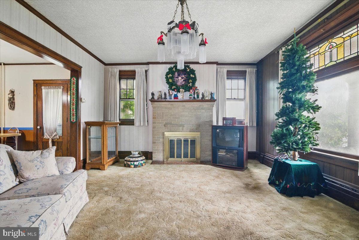 639 Iron Street photo 5