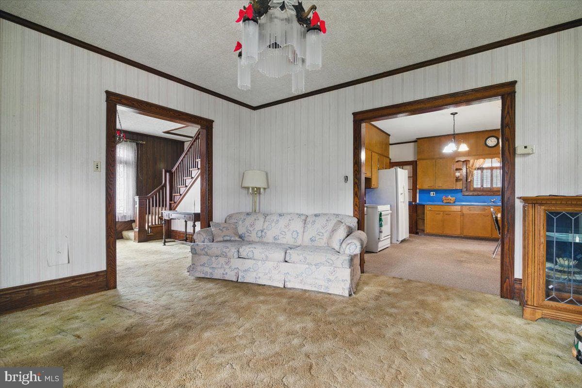 639 Iron Street photo 7