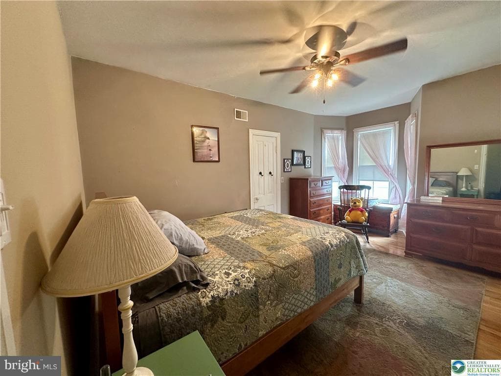 218 N 3rd Street photo 30