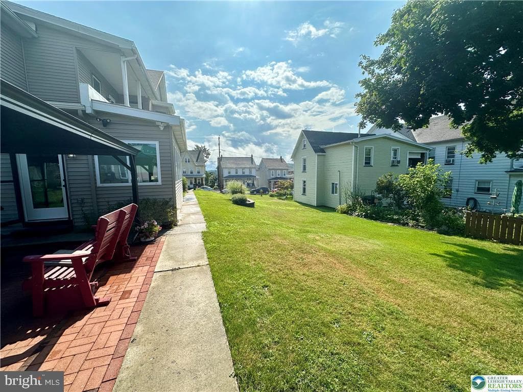 218 N 3rd Street photo 46