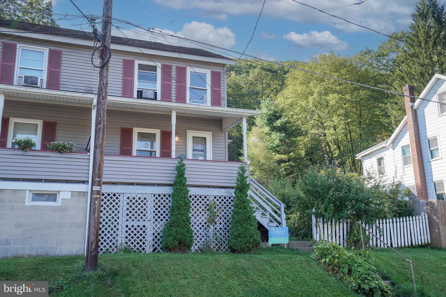 205 Yard Street photo 3