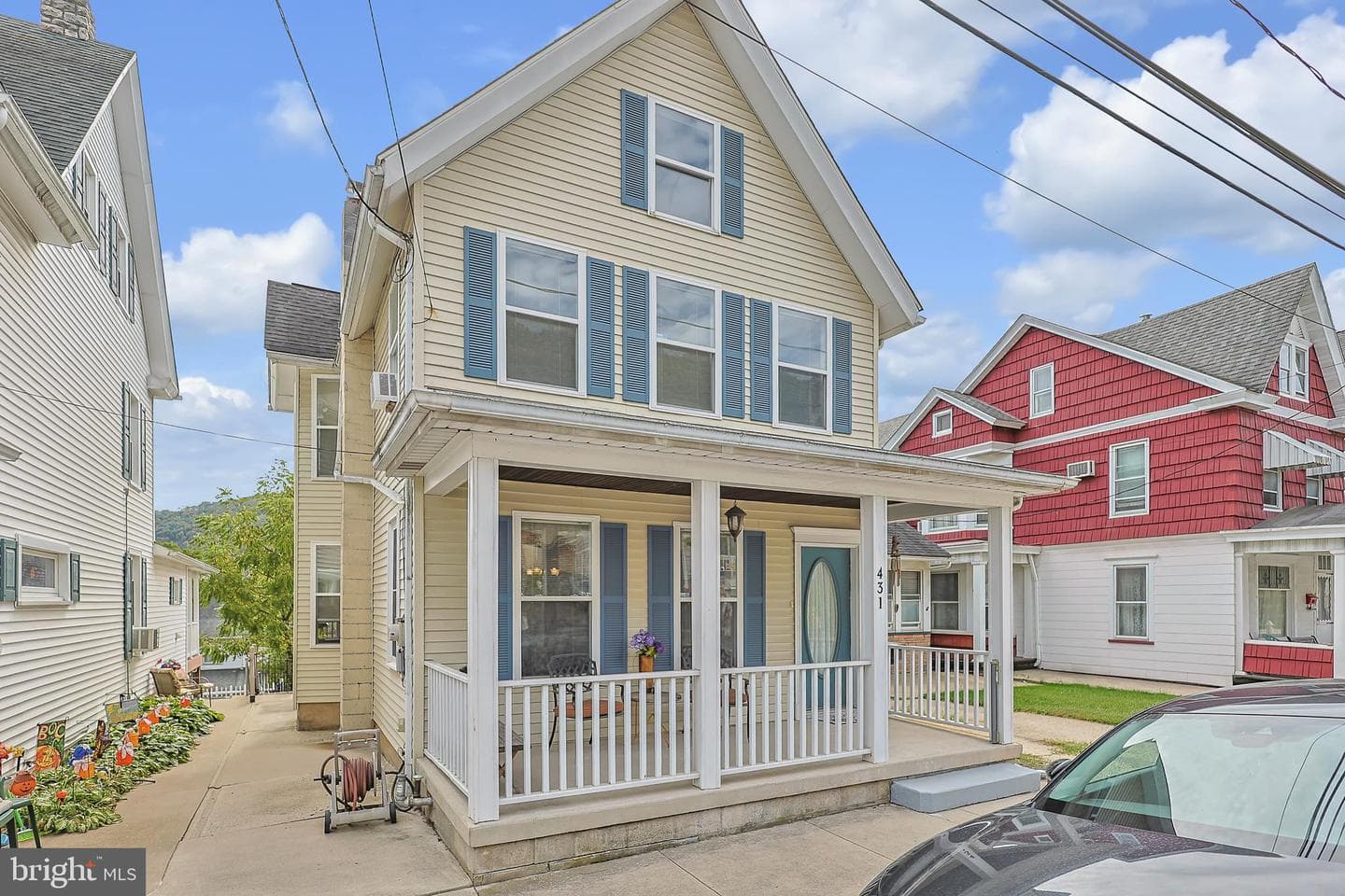431 Center Avenue photo 1