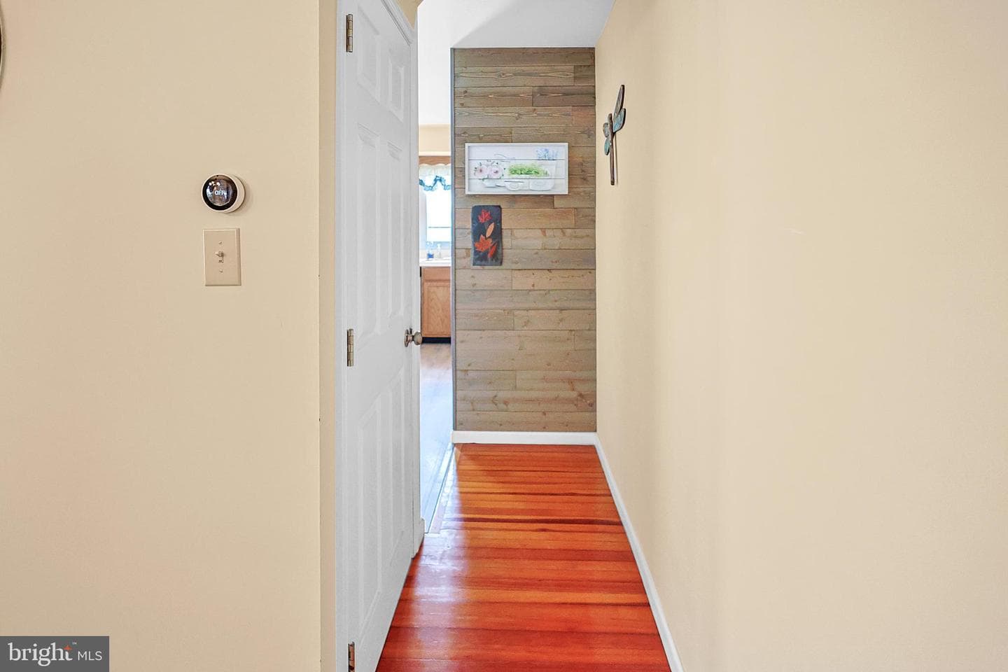 431 Center Avenue photo 12