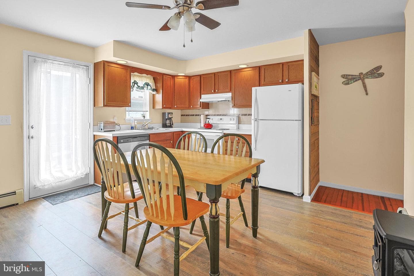 431 Center Avenue photo 8