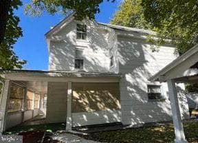 333 Carbon Street photo 2