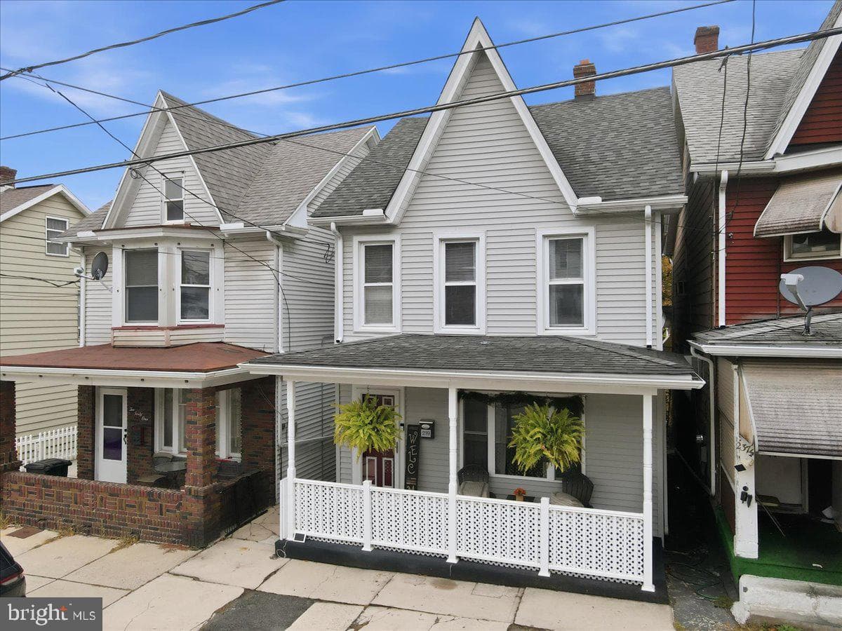 239 W Bertsch Street photo 3