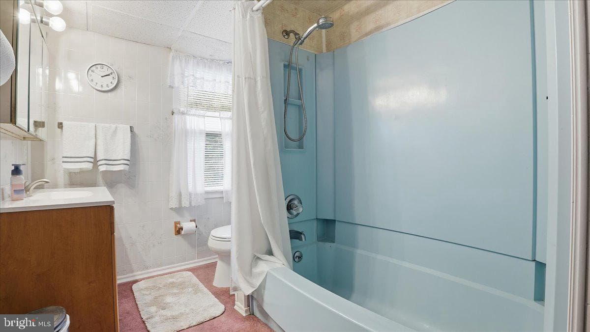 239 W Bertsch Street photo 42