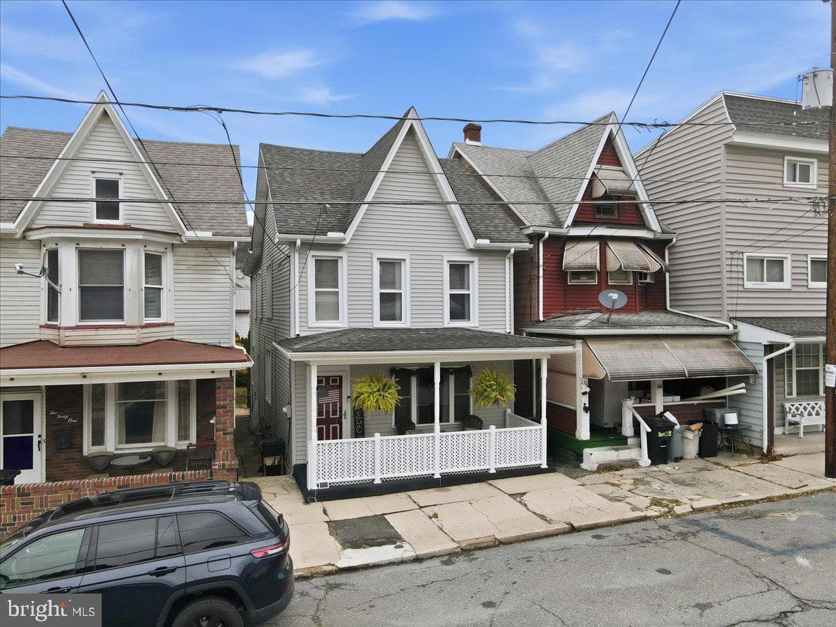 239 W Bertsch Street photo 5