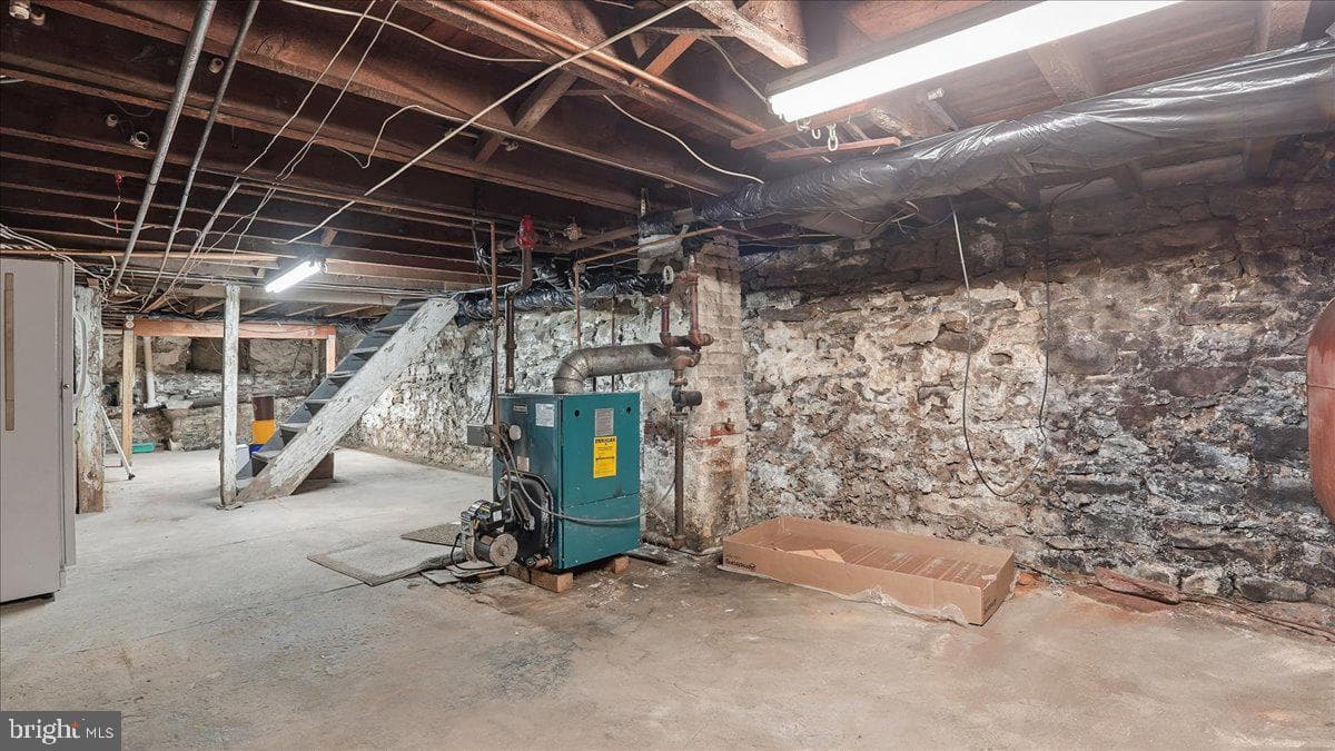 239 W Bertsch Street photo 53