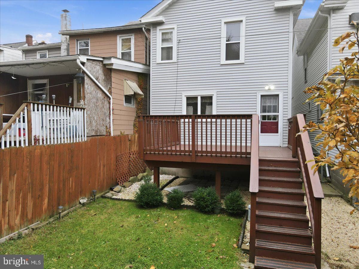 239 W Bertsch Street photo 59