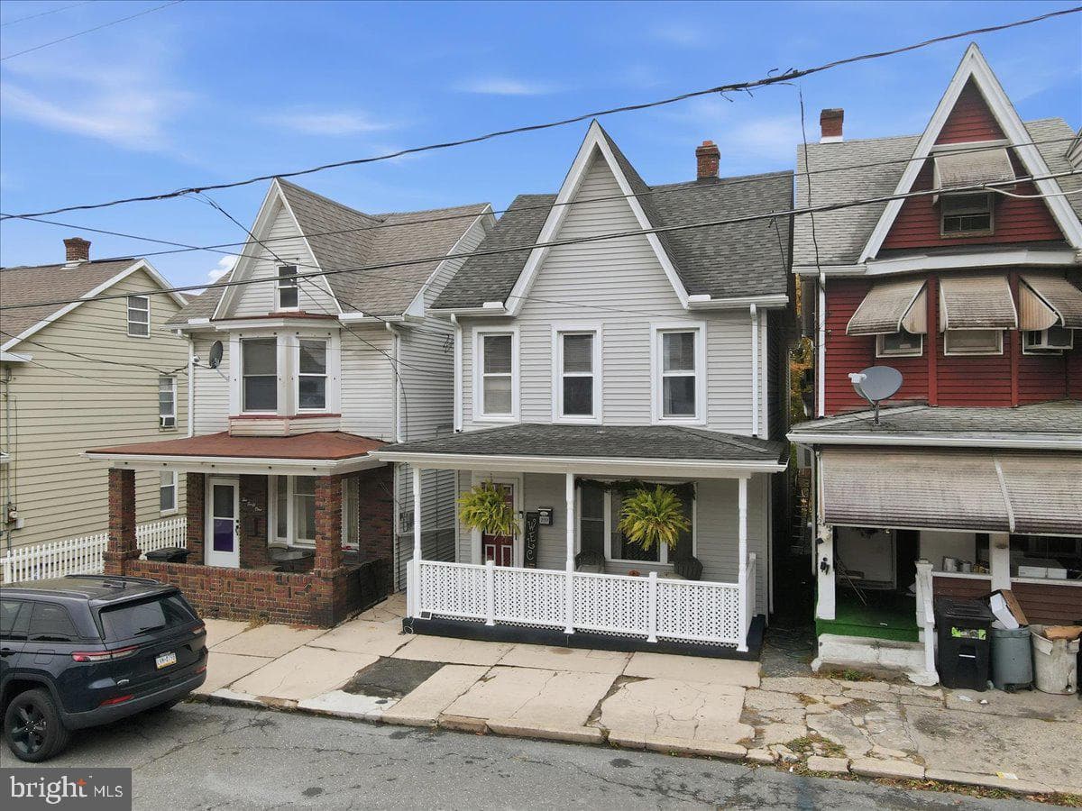 239 W Bertsch Street photo 6