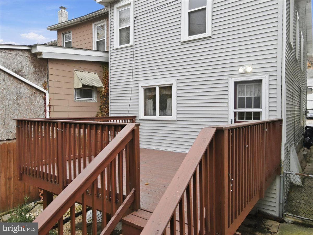 239 W Bertsch Street photo 65