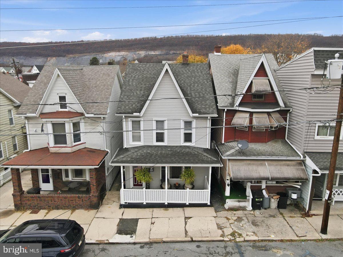 239 W Bertsch Street photo 68