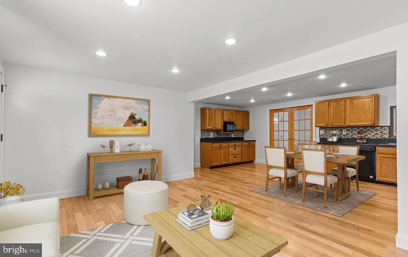 10 White Birch Way photo 2