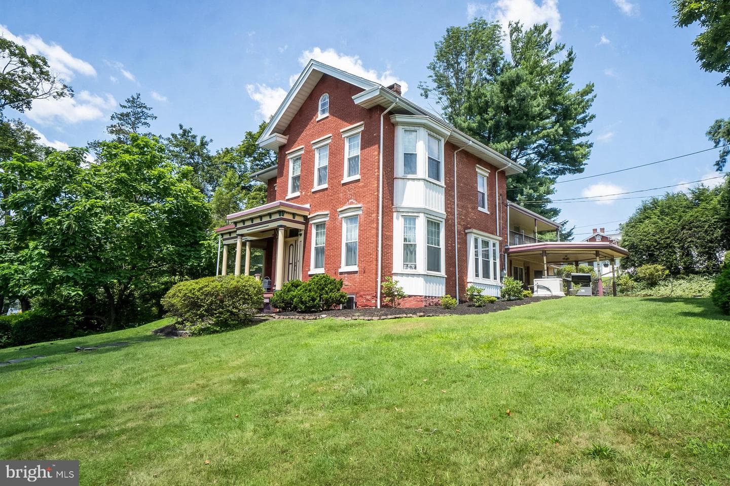11 E Front Street photo 2