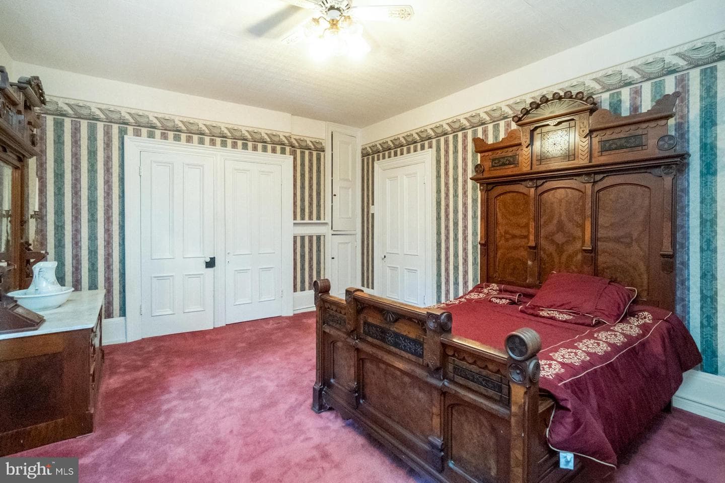11 E Front Street photo 59