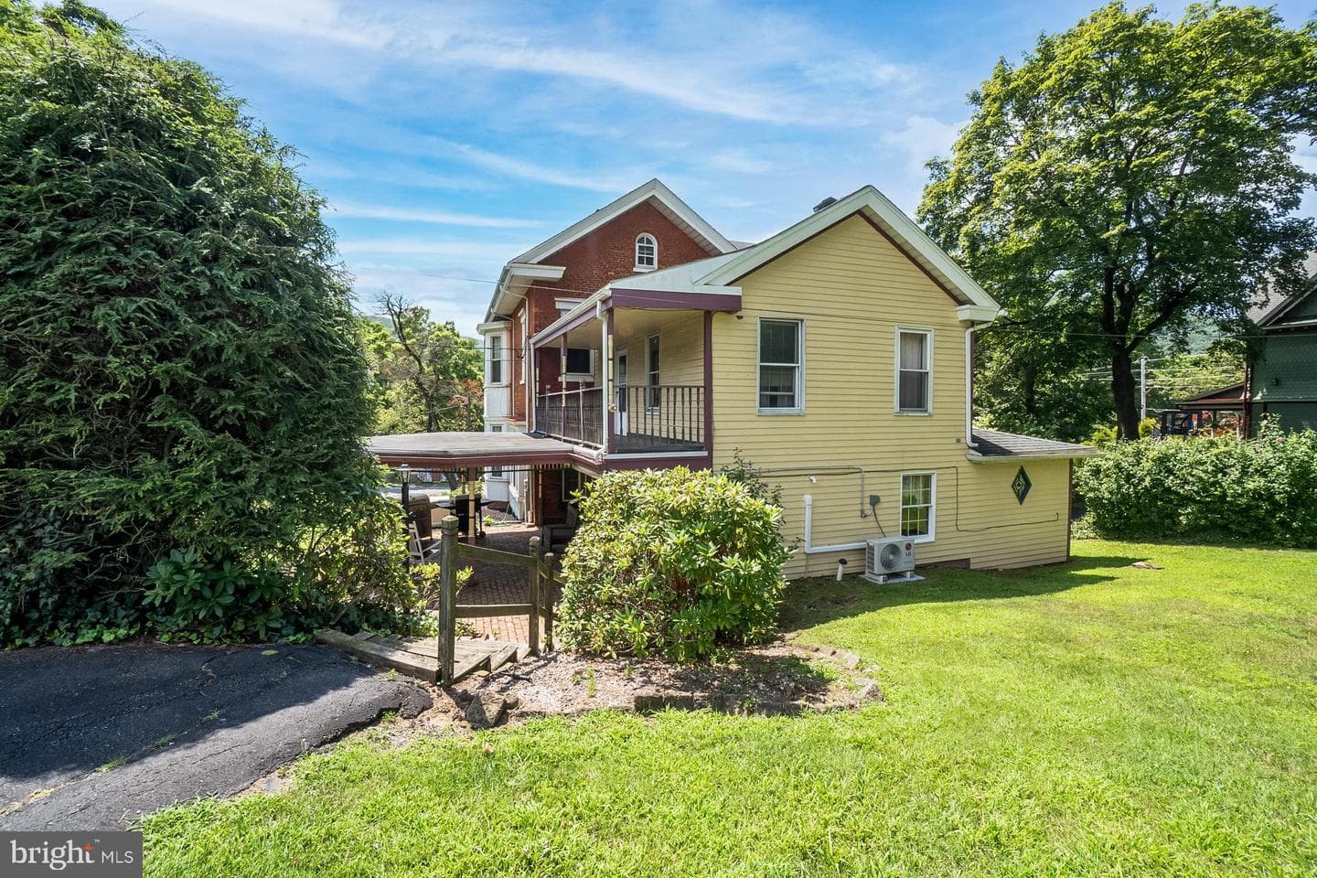 11 E Front Street photo 7
