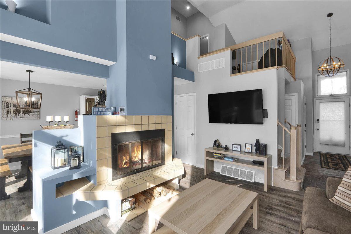 102 Laurelwoods Drive photo 4