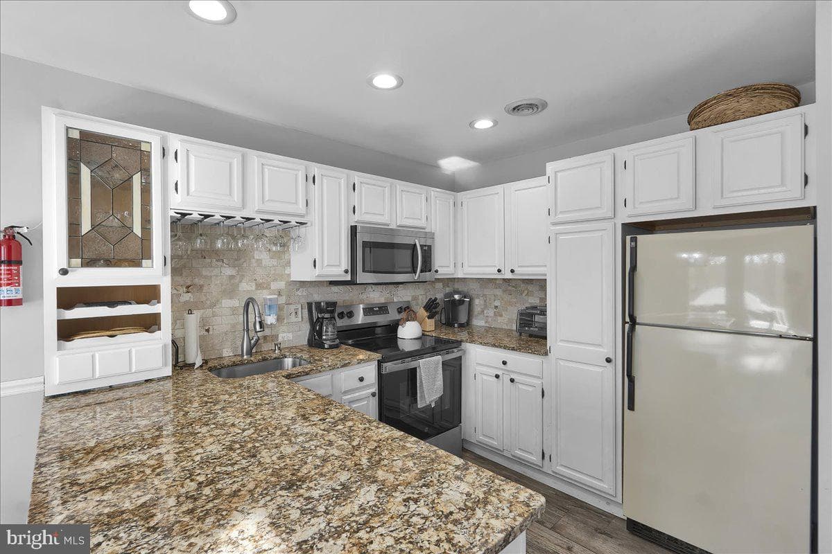 102 Laurelwoods Drive photo 6