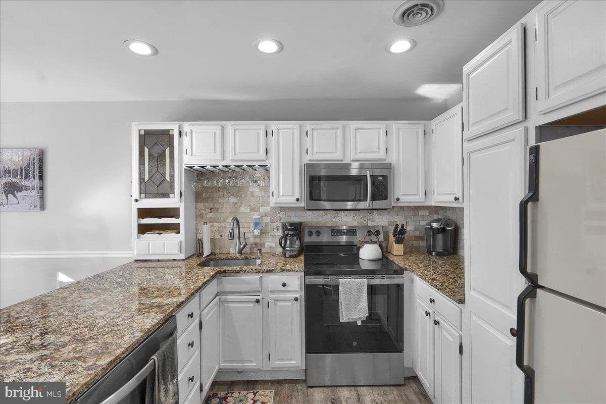 102 Laurelwoods Drive photo 7