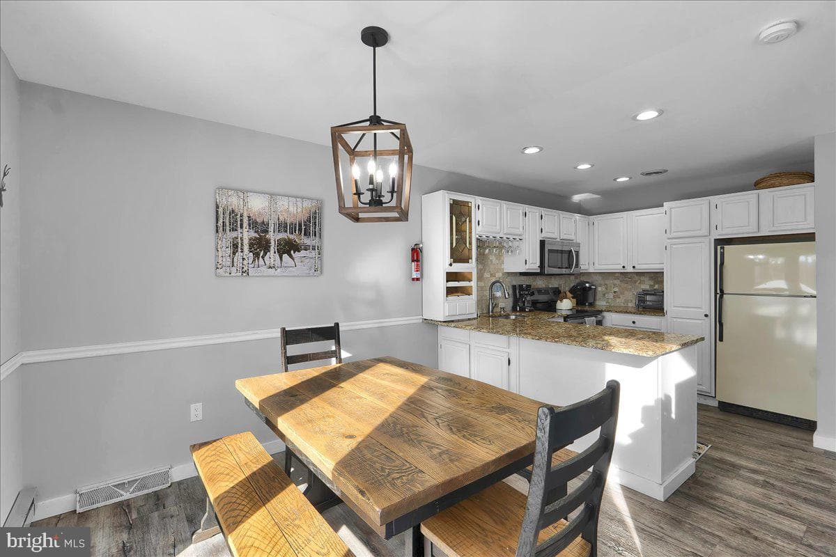 102 Laurelwoods Drive photo 8