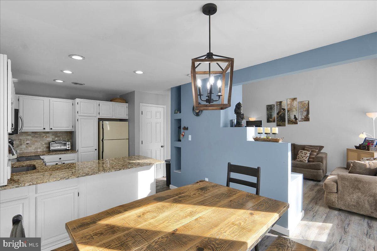 102 Laurelwoods Drive photo 9