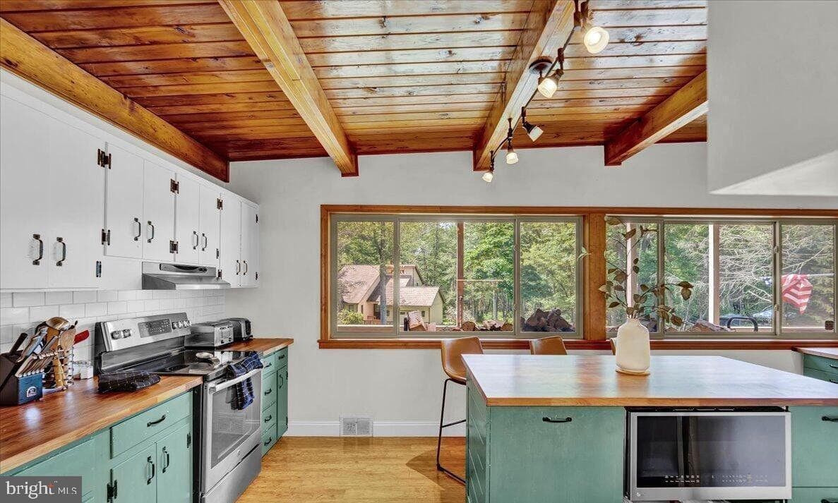 72 Forest Drive photo 9