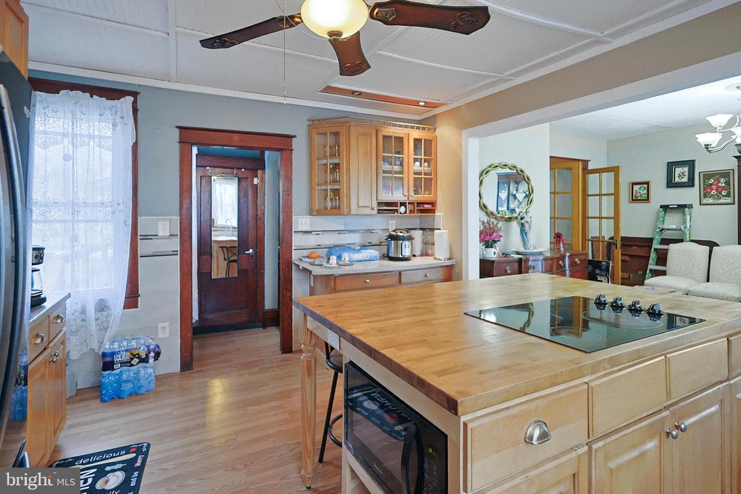 310 W Ludlow Street photo 13