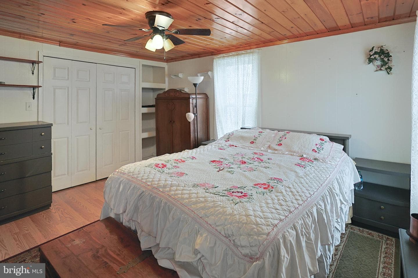 310 W Ludlow Street photo 18