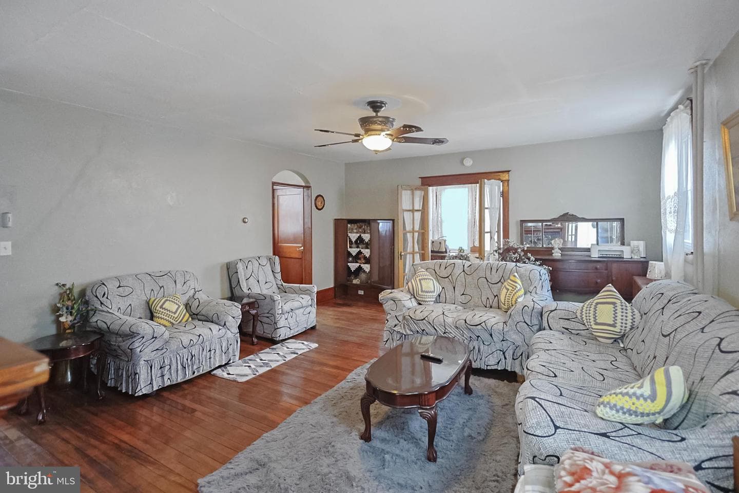 310 W Ludlow Street photo 8
