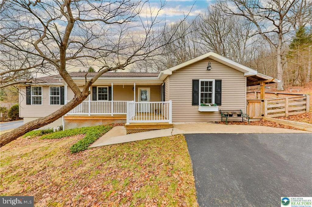 370 W White Bear Drive