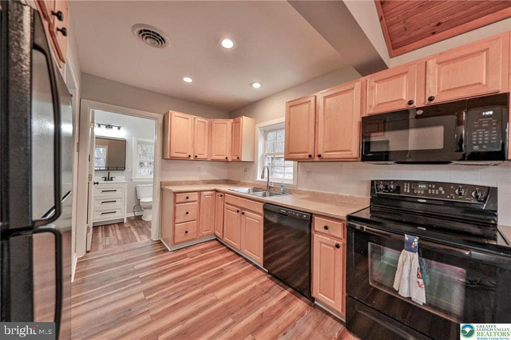 370 W White Bear Drive photo 18
