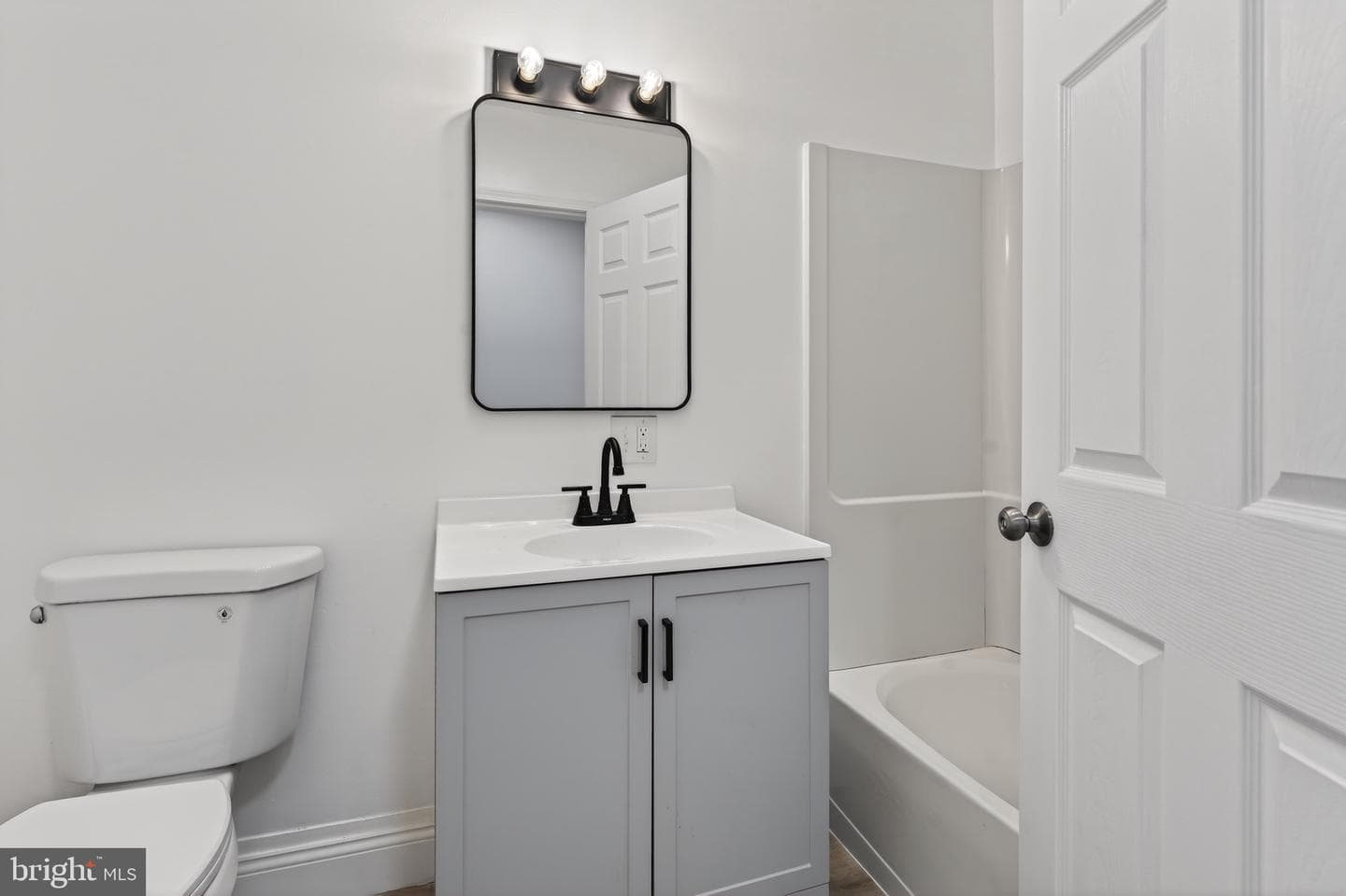 40 W Garibaldi Avenue photo 15