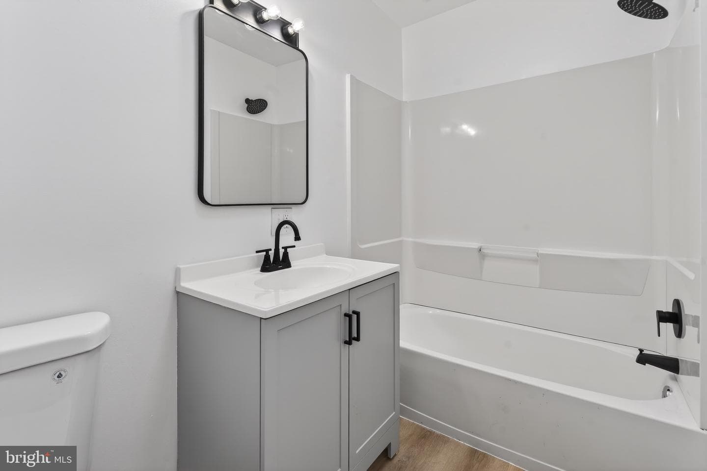 40 W Garibaldi Avenue photo 16