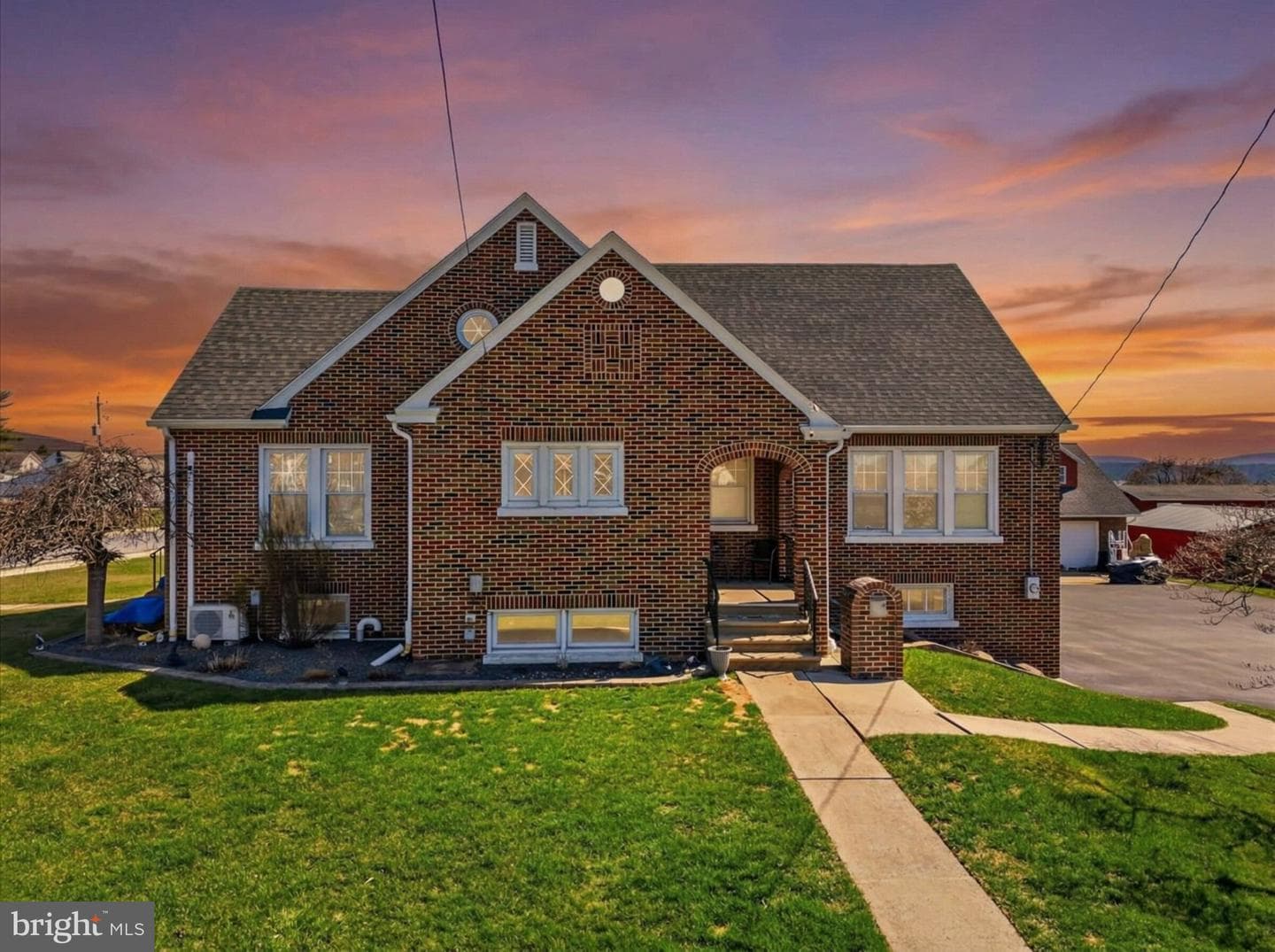 635 Coal Street photo 1