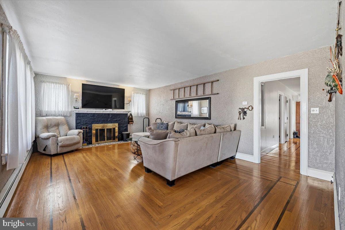 635 Coal Street photo 27