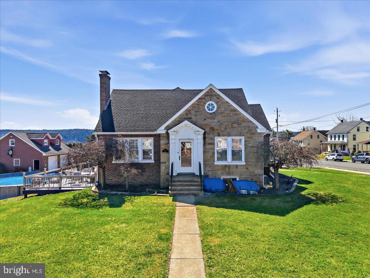 635 Coal Street photo 3