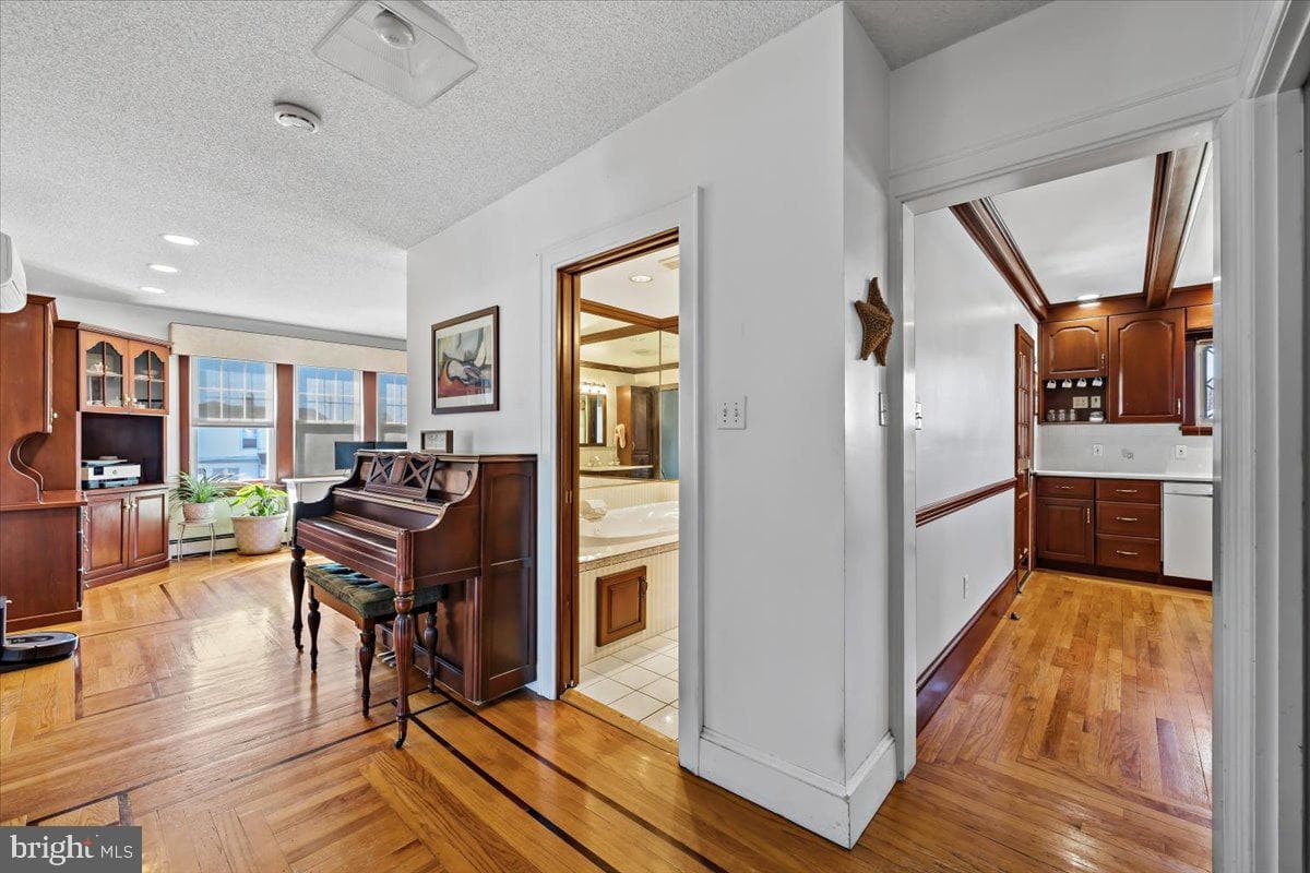 635 Coal Street photo 36