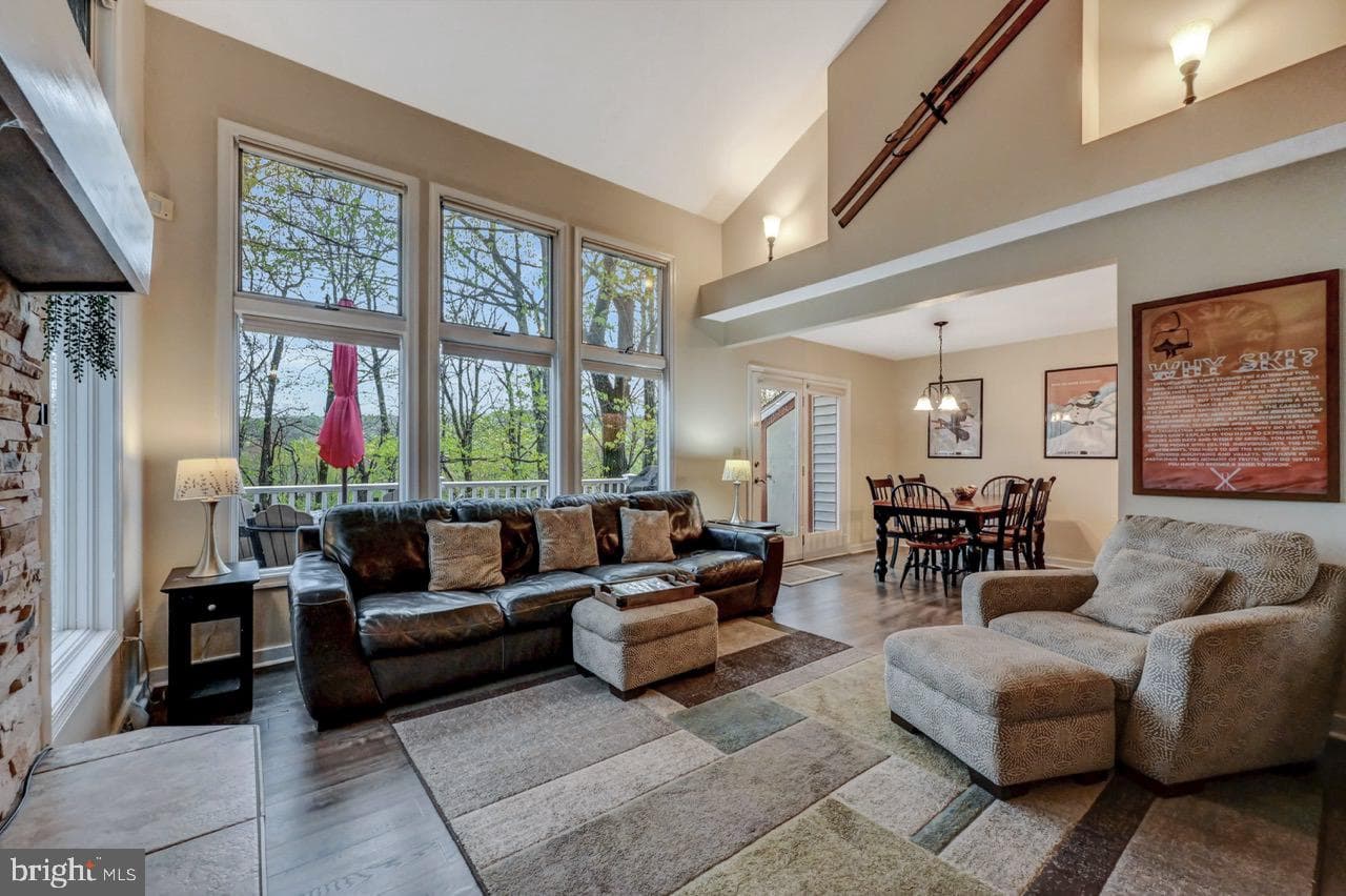52 Laurelwoods Drive, Lake Harmony
