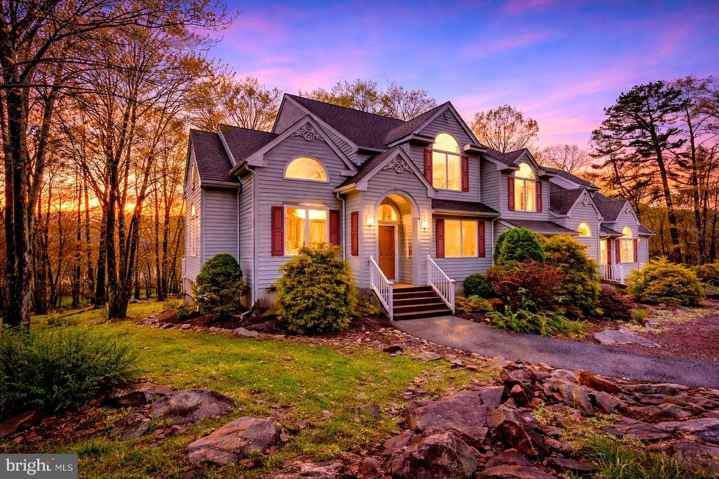 52 Laurelwoods Drive, Lake Harmony