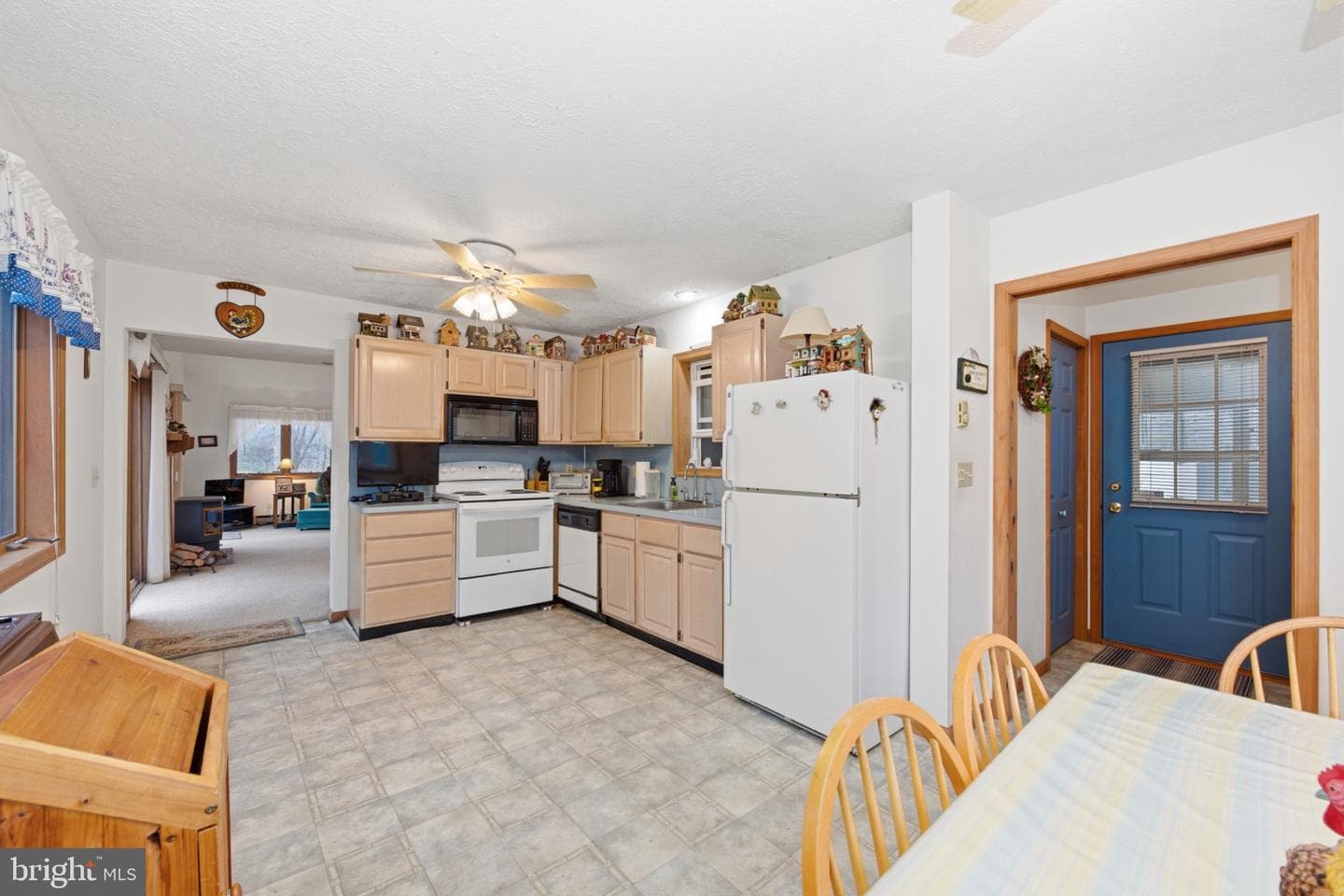 304 McKuen Way photo 17