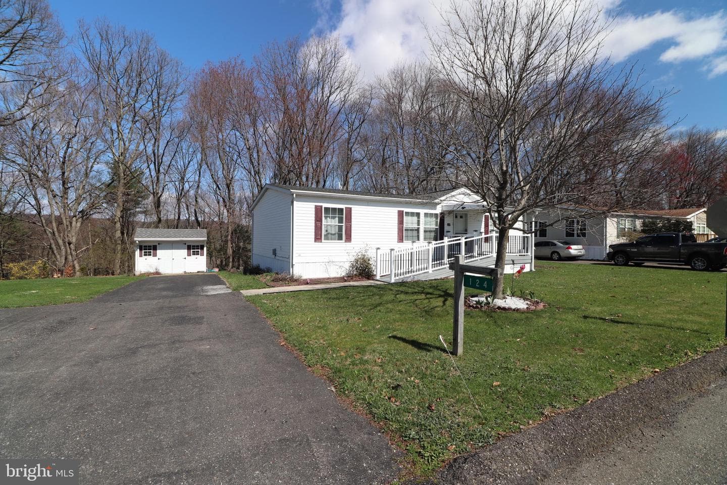 124 Ashley Lane photo 1